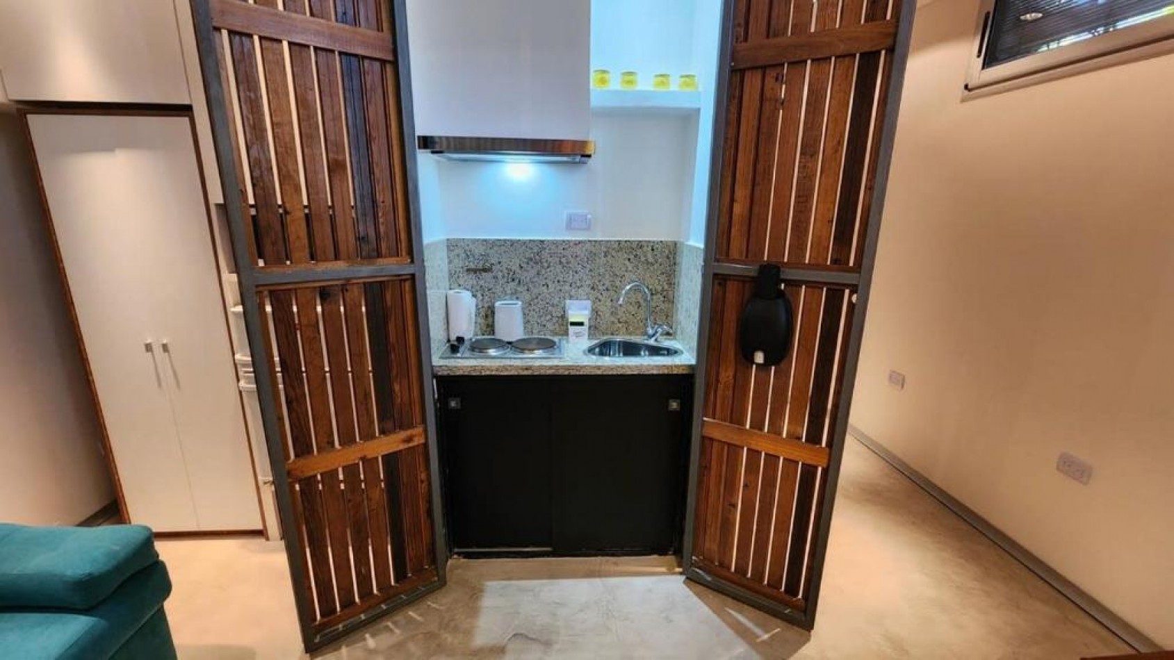 NUEVO PRECIO! Exclusivo duplex de 2 ambientes con patio, en moderno complejo de PHs, zona Palermo Soho.