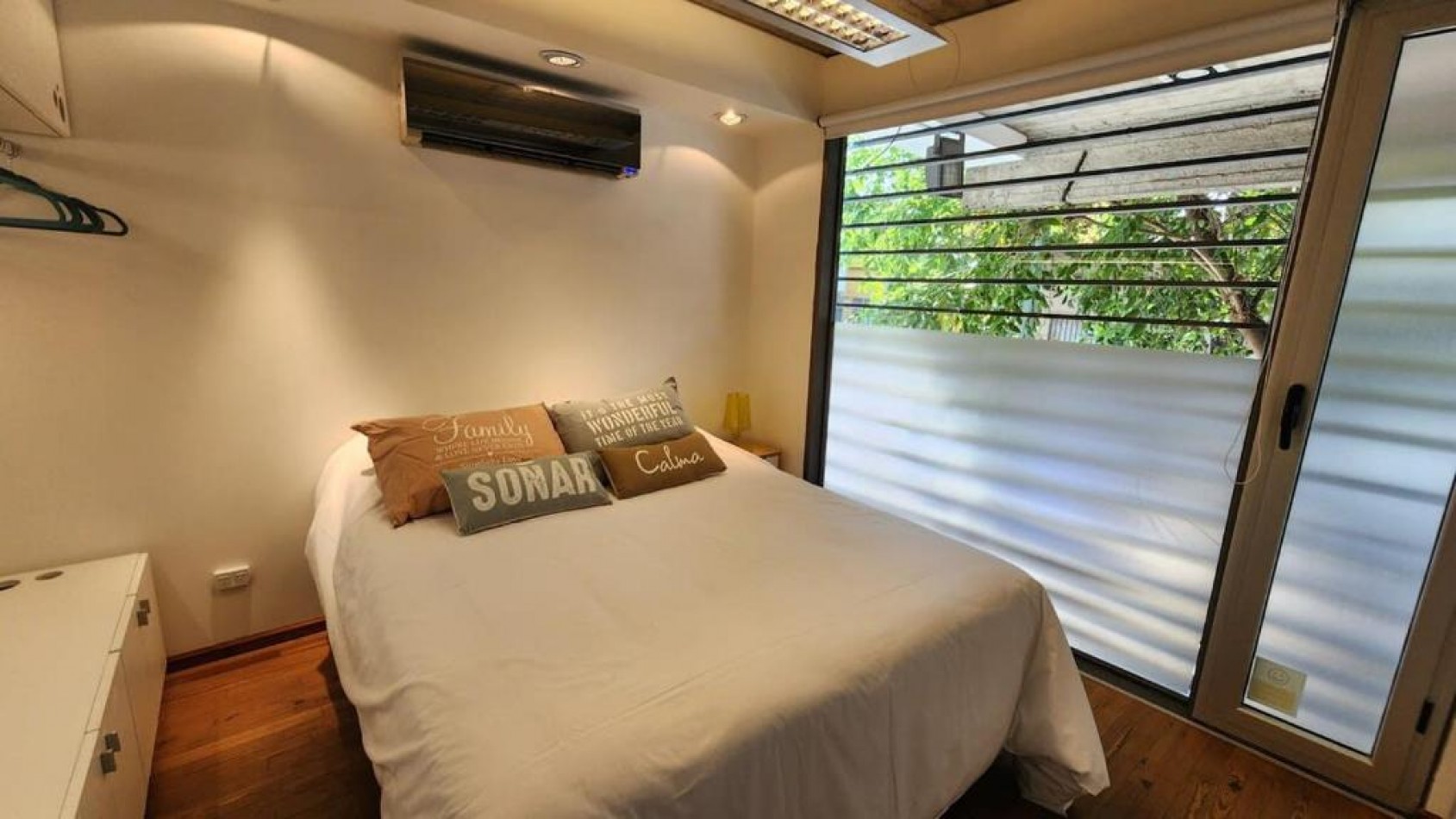 NUEVO PRECIO! Exclusivo duplex de 2 ambientes con patio, en moderno complejo de PHs, zona Palermo Soho.