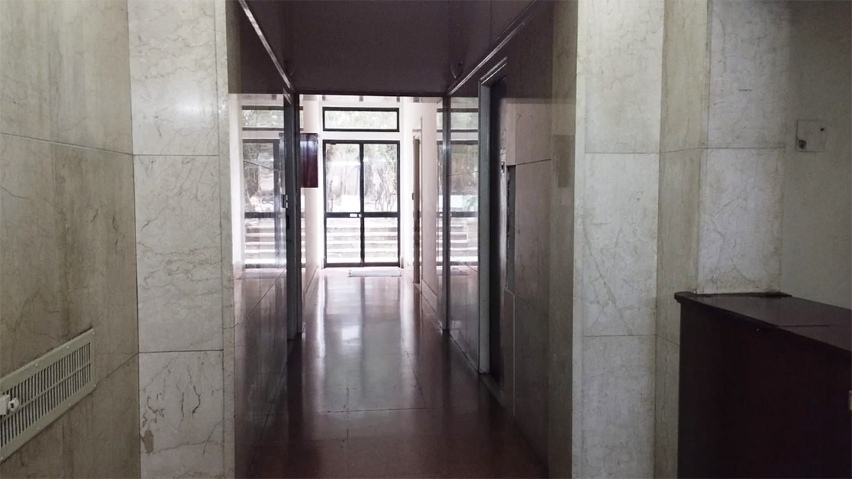 Excelente 3 ambientes con dependencia al contrafrente con vista a pulmon / Zona UADE