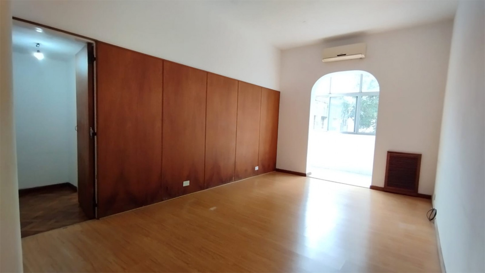 Excelente 3 ambientes con dependencia al contrafrente con vista a pulmon / Zona UADE
