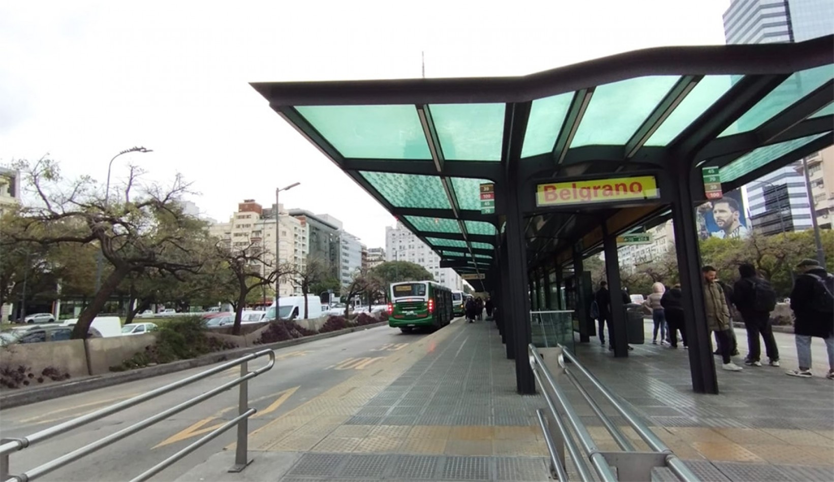 Excelente 3 ambientes con dependencia al contrafrente con vista a pulmon / Zona UADE