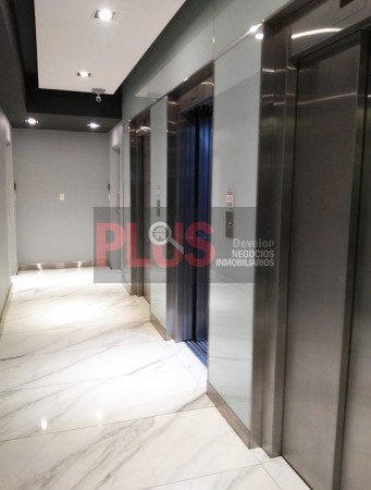 Excelente Oficina comercial. Edificio de Categoria. Av. Congreso y Arcos, Nuñez