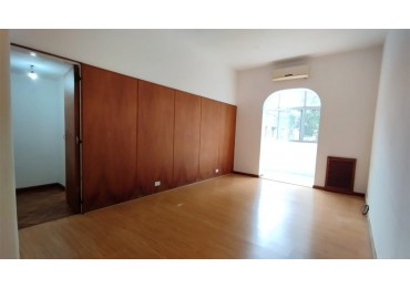 Excelente 3 ambientes con dependencia al contrafrente con vista a pulmon / Zona UADE